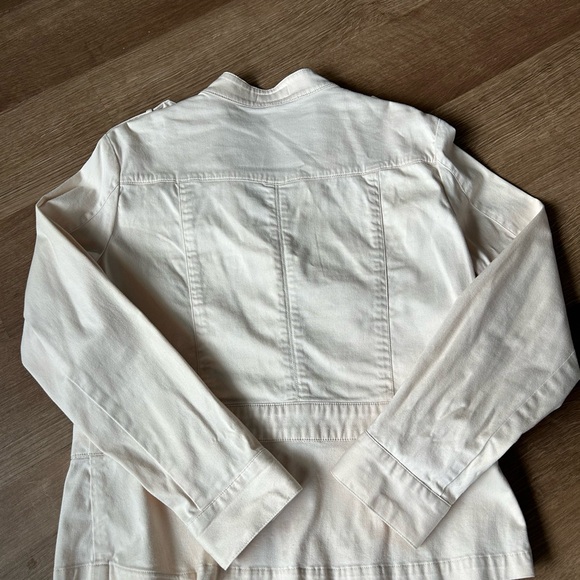 Vineyard Vines Women's Light Cream Utility Jacket - Picture 7 of 8